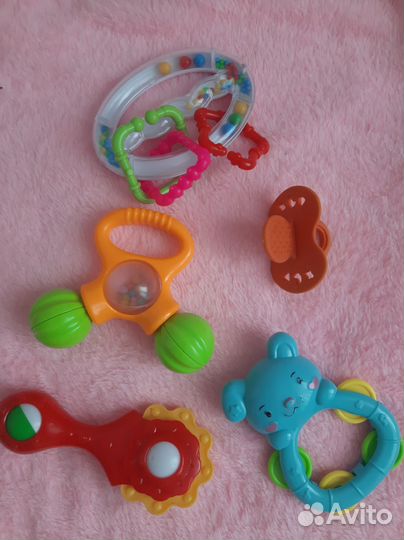 Развивающая игрушка для новорожденных
