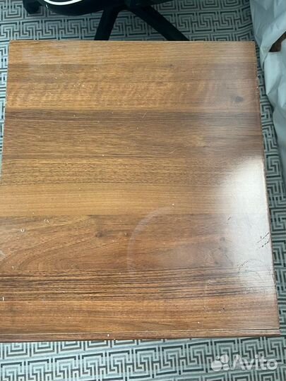 Тумба выкатная с замком