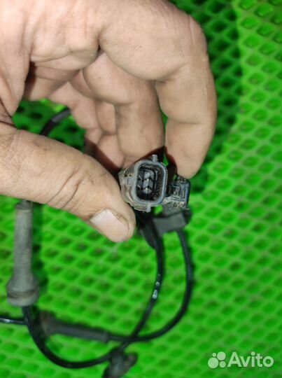 Датчик abs передний Renault Megan 2