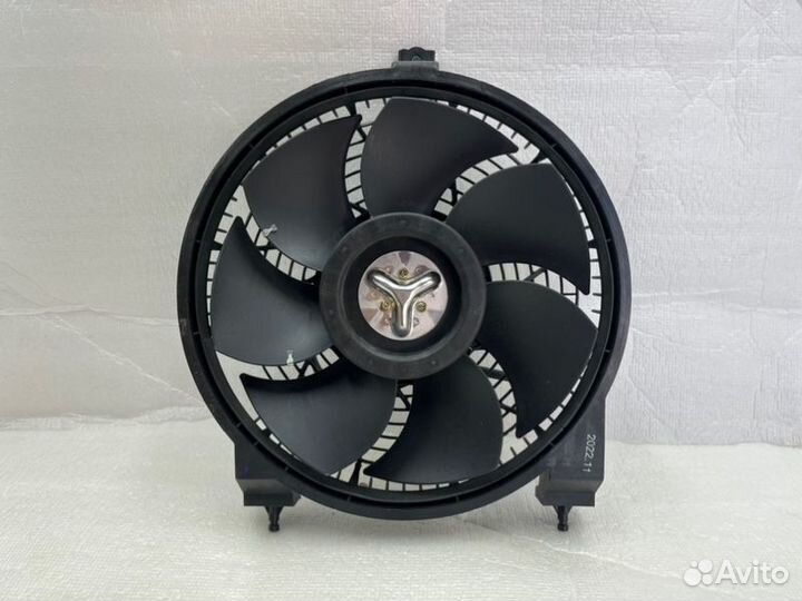 Диффузор радиатора кондиционера Toyota Land