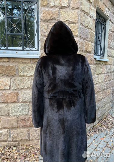 Шубка норковая с капюшоном, р.50