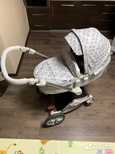 Детская коляскa Hot mom