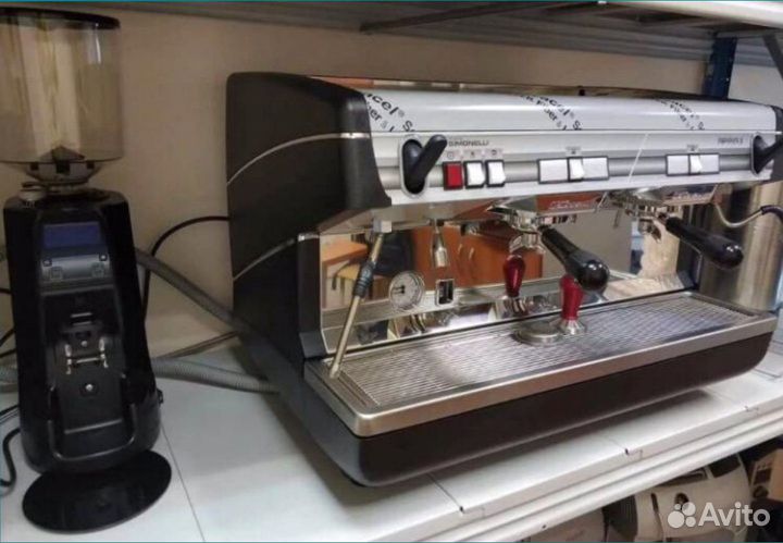 Кофемашина новая Simonelli Appia 2