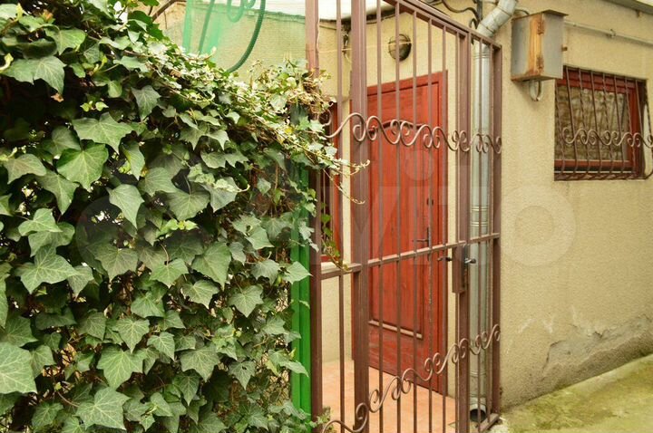 3-к. квартира, 80 м², 1/2 эт.