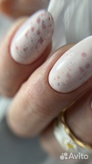 Требуется модель на маникюр