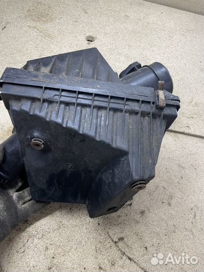 Корпус воздушного фильтра Nissan Primera P11