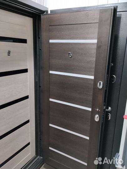Дверь входная металлическая новая