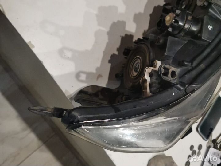 Фара тойота лендкрузер 200