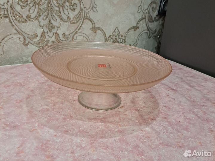 Тортница на ножке