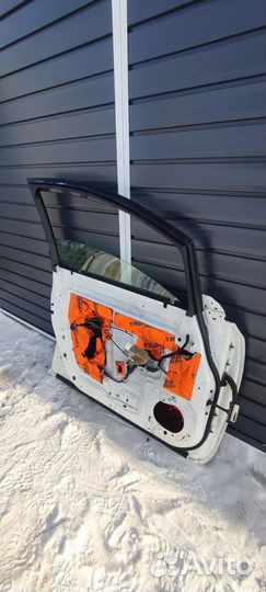 Двери передние на Nissan leaf