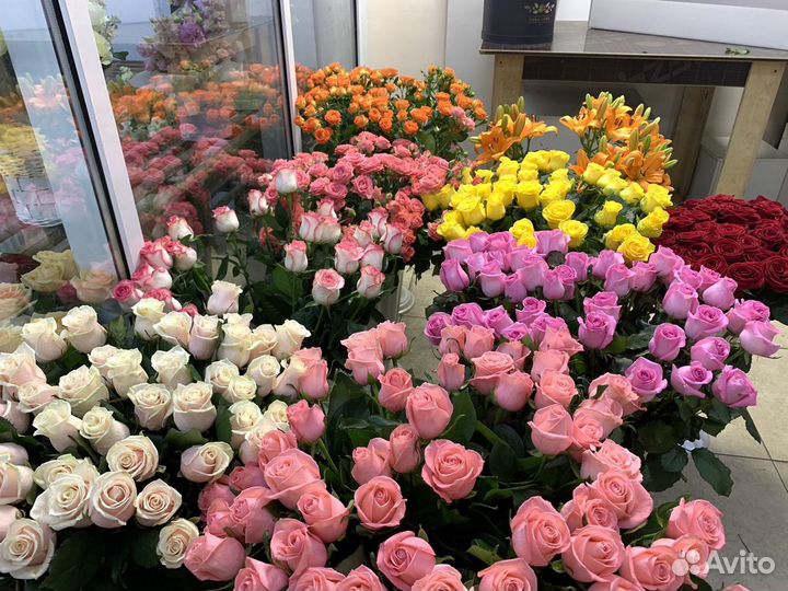 Розы в ассортименте с доставкой