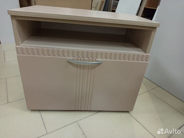 Тумба прикроватная