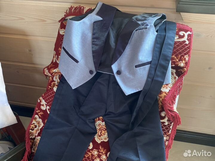 Костюм на мальчика 3 -4 года