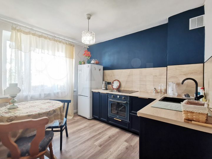 2-к. квартира, 55 м², 3/6 эт.