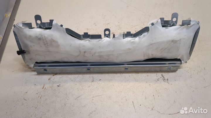 Подушка безопасности коленная Mercedes E W212