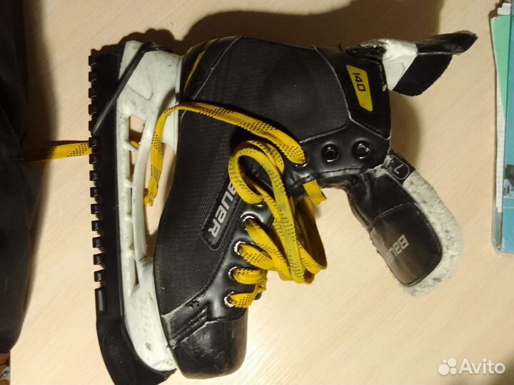 Коньки bauer supreme 140. 42 размер