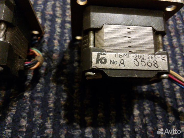 Шаговый двигатель