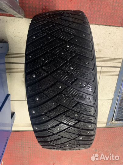 Goodyear Ultragrip Ice Arctic 215/55 R17
