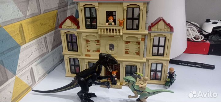 Lego Jurassic World 75930 Нападение Индораптора