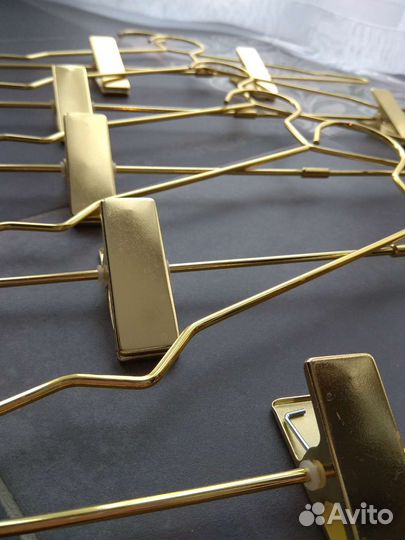 Вешалки плечики металлические золотые декоративные