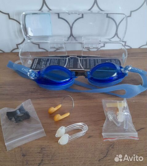 Очки для плавания