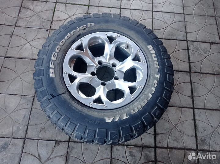 Bfgoodrich Mud-Terrain T/A KM2 245/75 R16 120