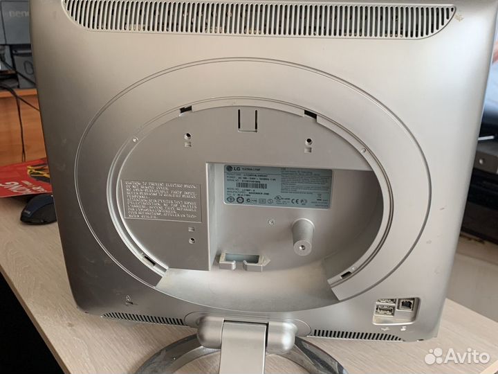 Монитор LG