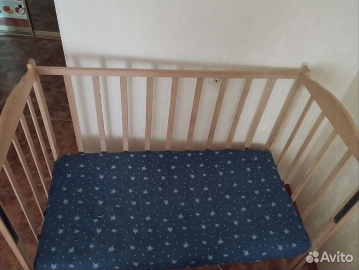 Детская кровать с матрасом