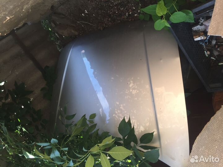 Капот акцент