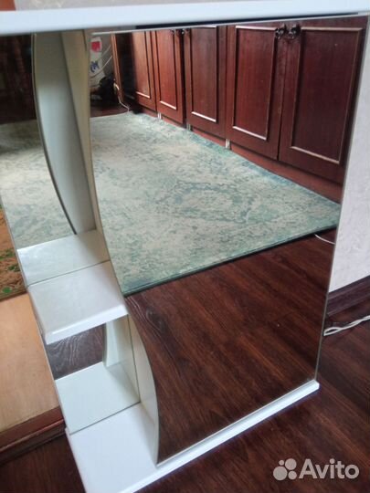 Зеркало для ванной комнаты с полосками отовсюду