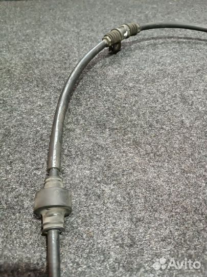 Трос стояночного тормоза задний левый Mitsubishi