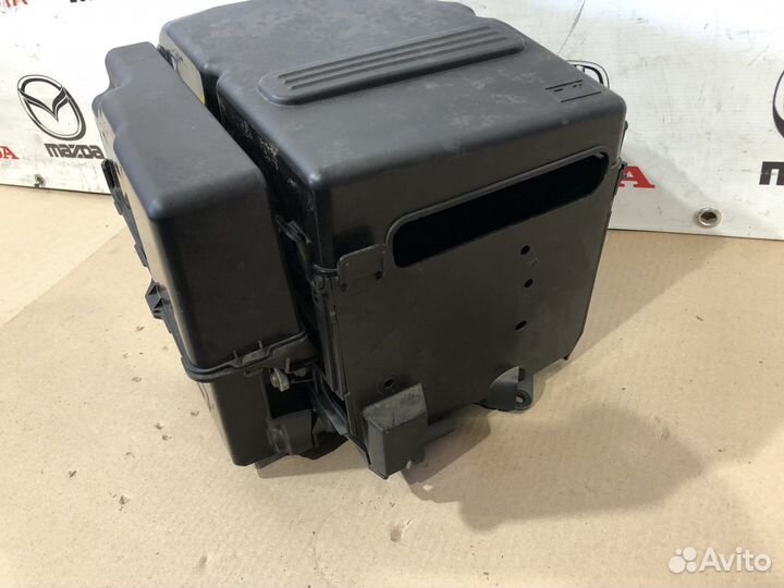 Корпус аккумулятора Mazda 3 BK 2002-2008