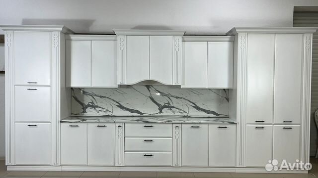 Кухонный гарнитур белый 5.0м размером
