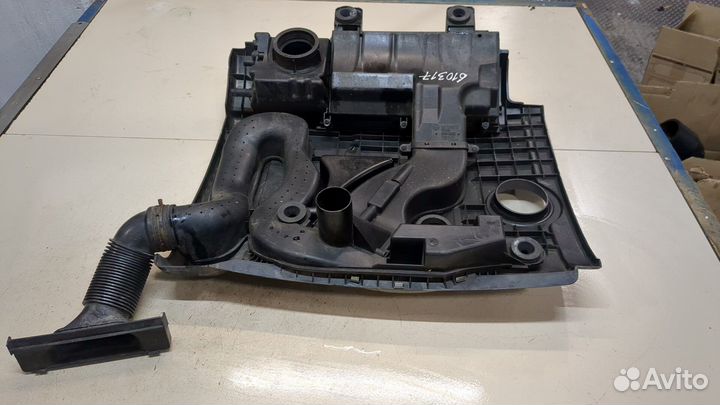 Корпус воздушного фильтра Volkswagen Touran