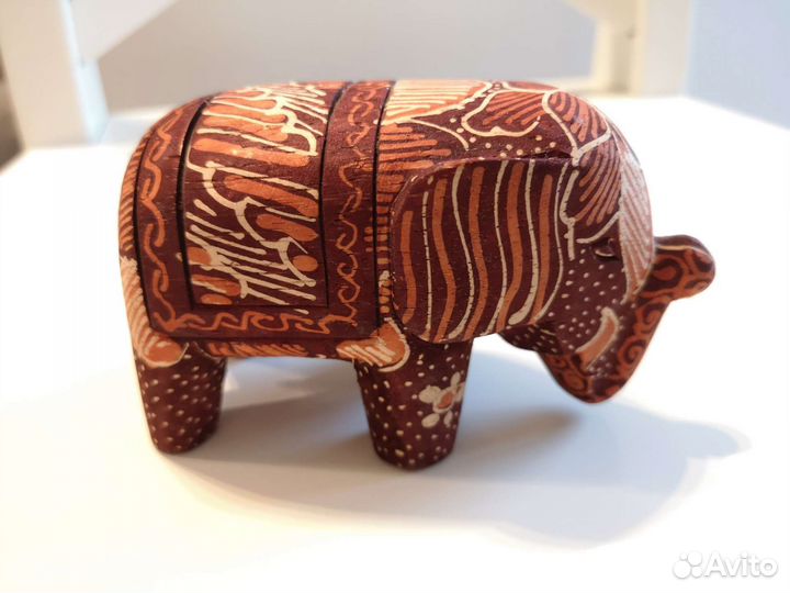 Слоны из дерева
