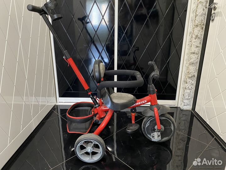 Трехколесный велосипед