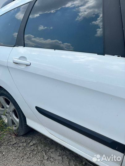 Дверь задняя правая Peugeot 308