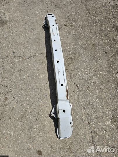 Усилитель бампера Opel Movano