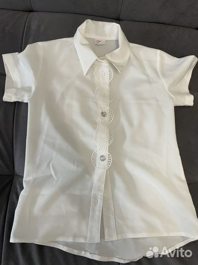 Белые школьные блузки