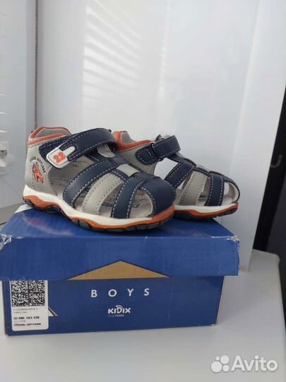 Сандали новые