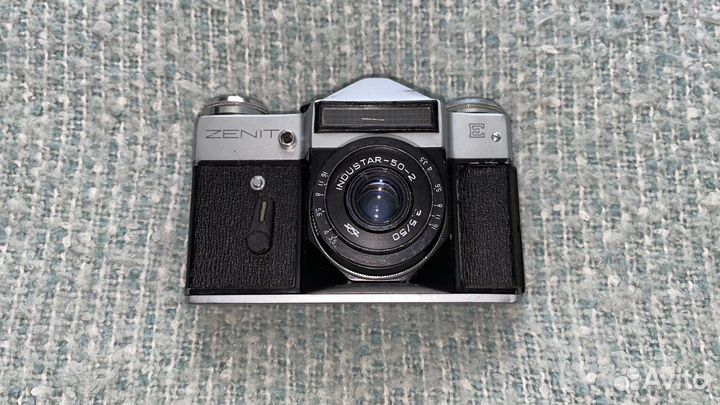 Плёночный фотоаппарат Зенит Е