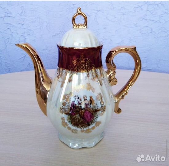 Чайники фарфоровые