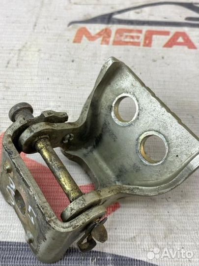 Петля двери передняя левая Peugeot 307 легковой