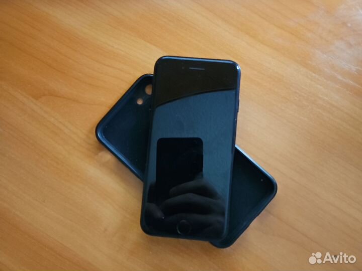 iPhone SE (2020), 128 ГБ
