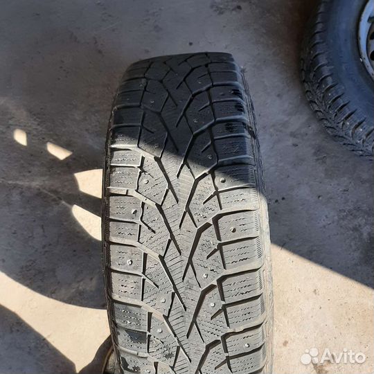 R15 Accelera Beta 185/65, PCD 4x100 DIA 52.5