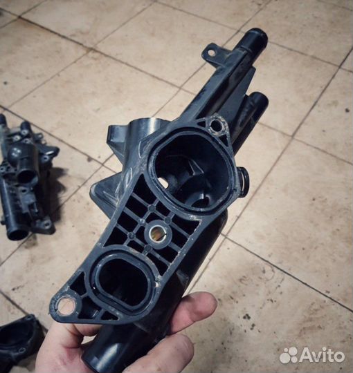 Корпус термостата G4KD вместе с крышкой термостата