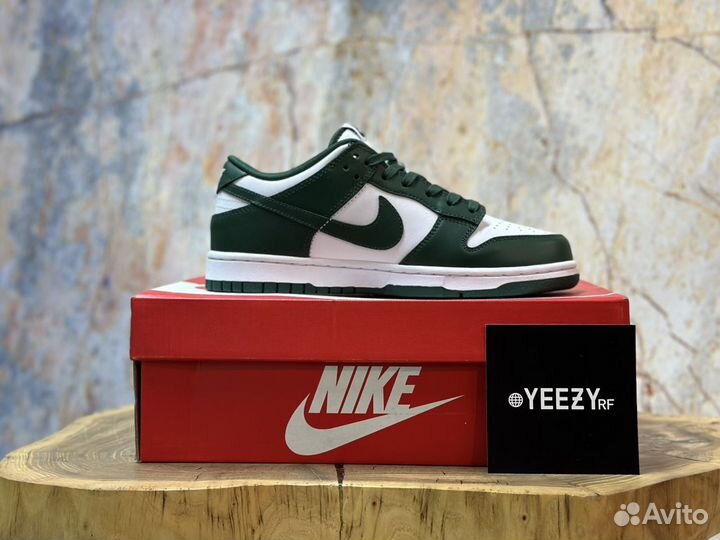 Кроссовки Nike Dunk Low Michigan State