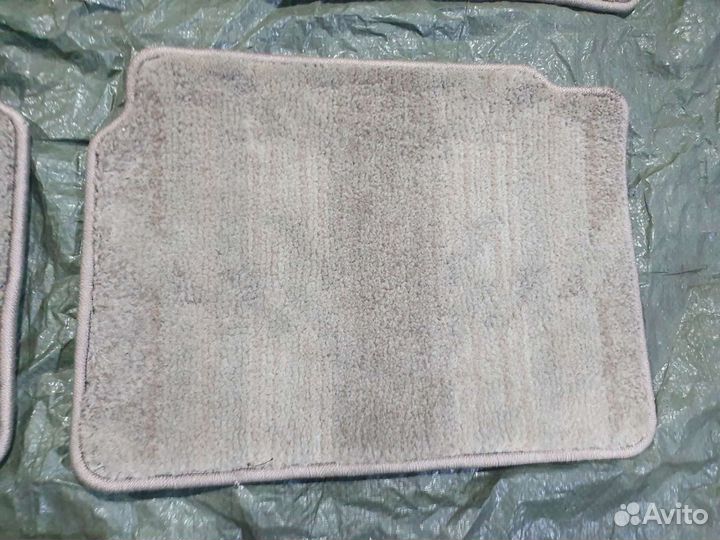 Комплект салонных ковриков azt251 azt250 Avensis