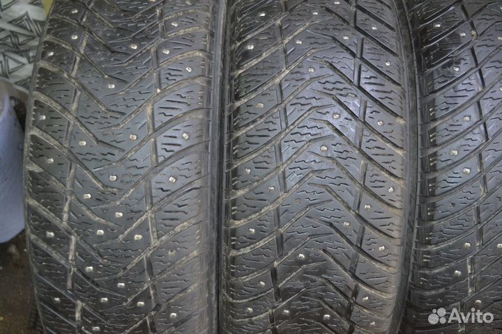 Yokohama Ice Guard IG65 215/65 R16 102T