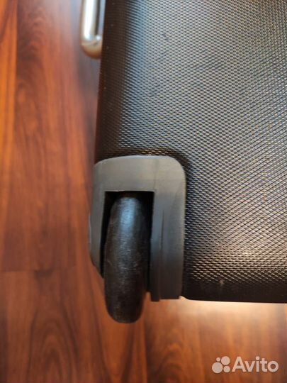 Чемодан на колесах бу Redmond